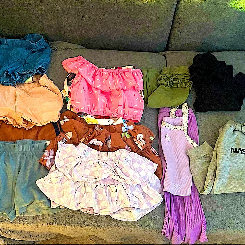 Bundle of 12-18 month adorable clothes. Various pieces, mix and match!